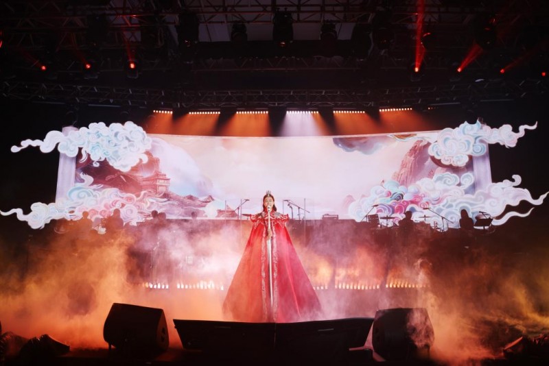 谭晶《界·MORE》2024 新加坡演唱会：激情燃爆 狮城掀起音乐狂潮