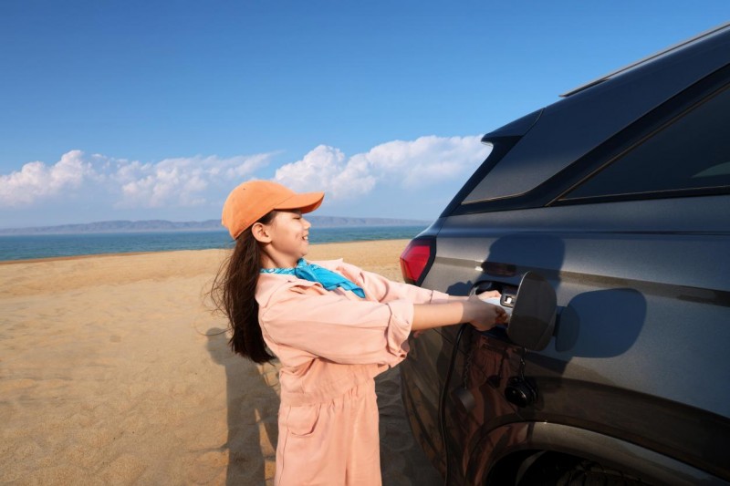 电比油低新风向标：赛力斯蓝电E5荣耀版震撼上市，起售价10万元内！