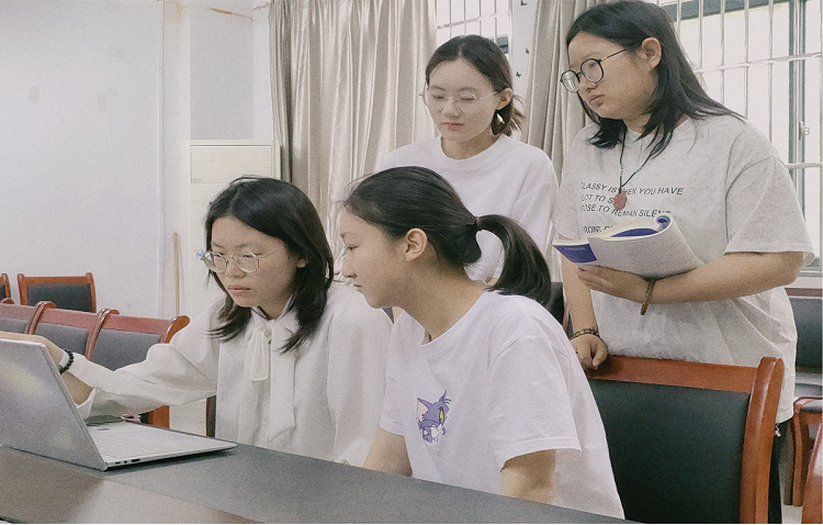 安徽粮食职业工程学院学子研发智能预警系统，助力城市老旧房屋安全管理创新