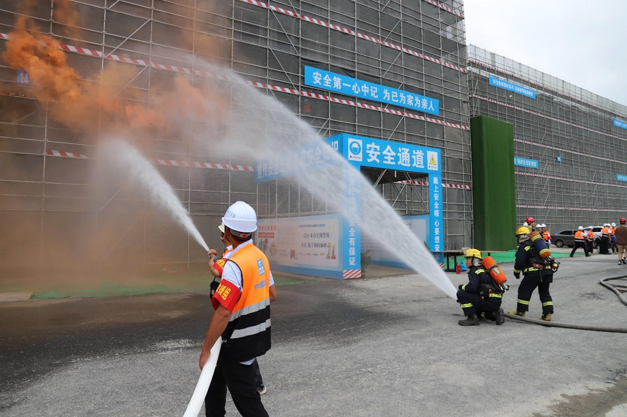 常州市建筑工地消防及高坠事故应急演练观摩会在中建八局总承包公司江苏理工学院项目举办