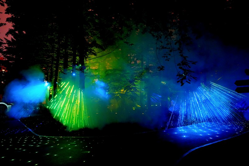 开启沉浸式夜游新体验 VIVITEK投影助力百年江南公园再焕生机